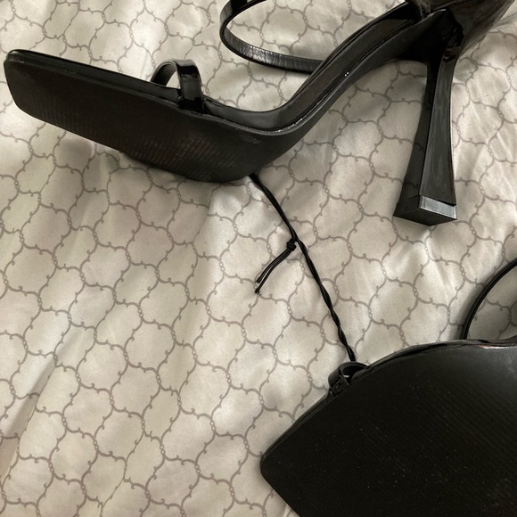 Black sandals - Picture 4 of 5